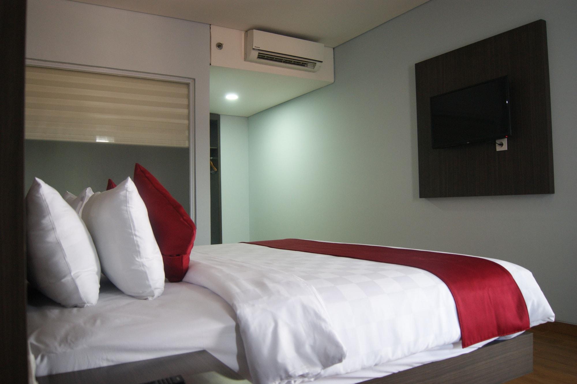 Merapi Merbabu Hotels Bekasi Exteriör bild