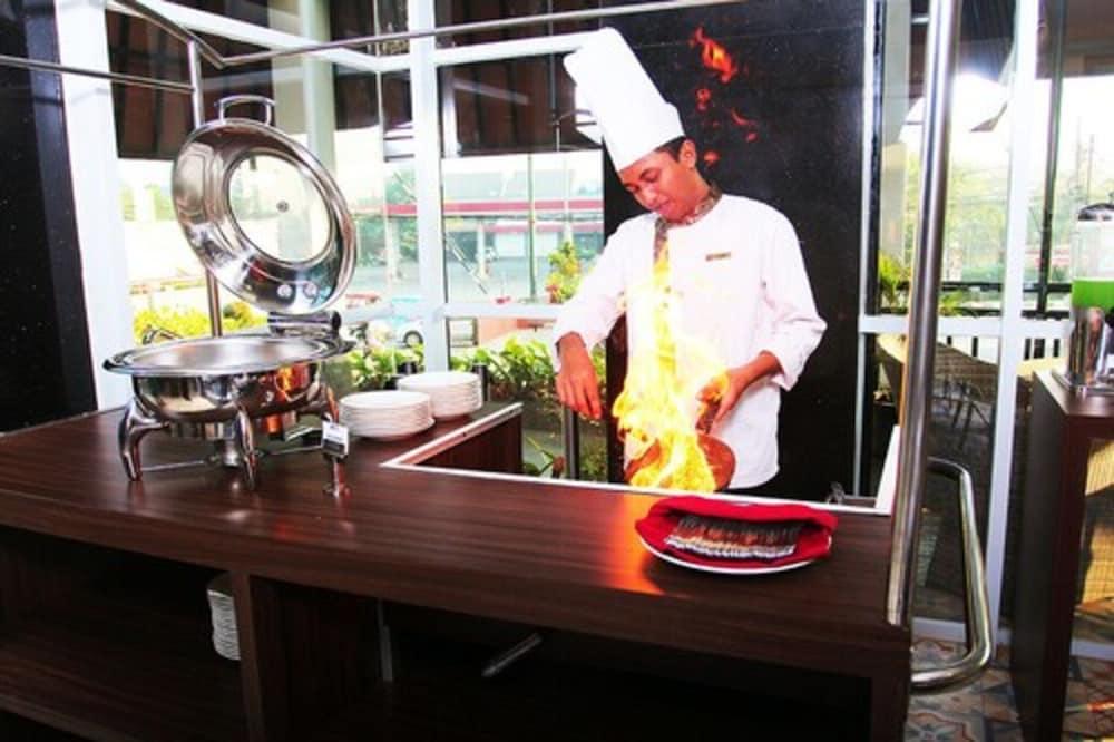 Merapi Merbabu Hotels Bekasi Exteriör bild