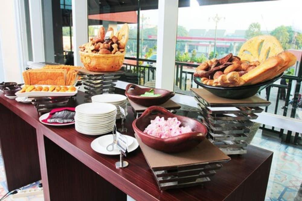 Merapi Merbabu Hotels Bekasi Exteriör bild