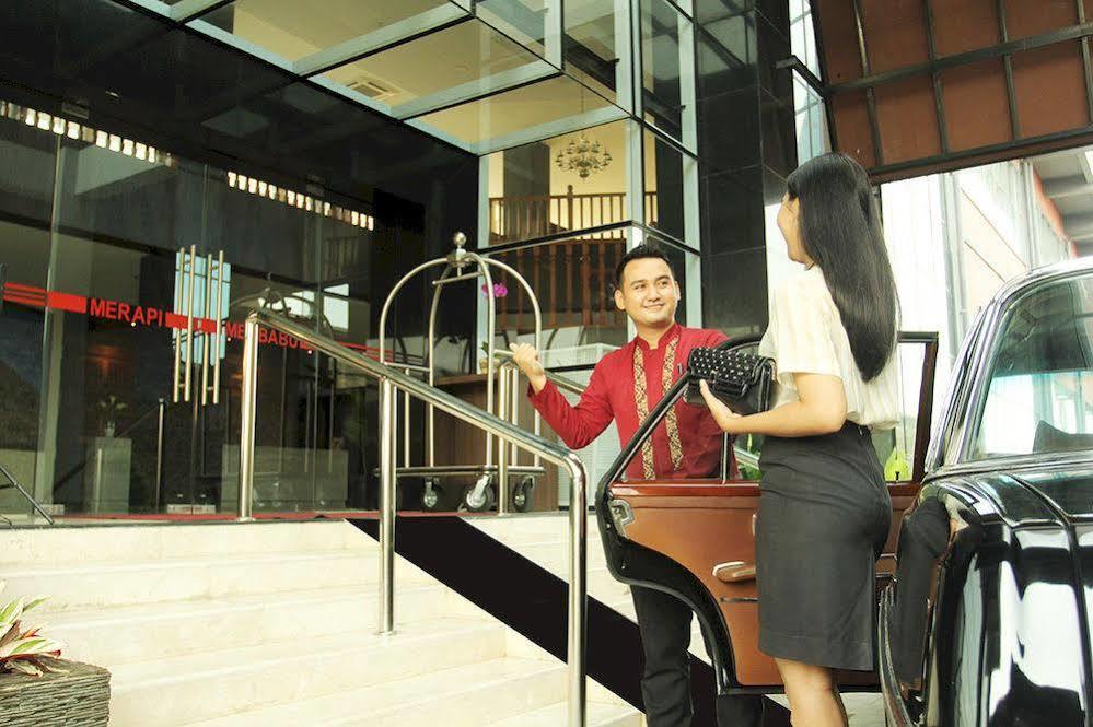 Merapi Merbabu Hotels Bekasi Exteriör bild